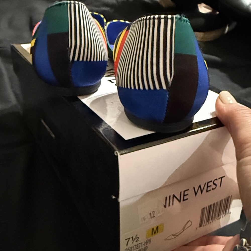 Nine West silky flat shoe. 7.5 - Picture 8 of 9